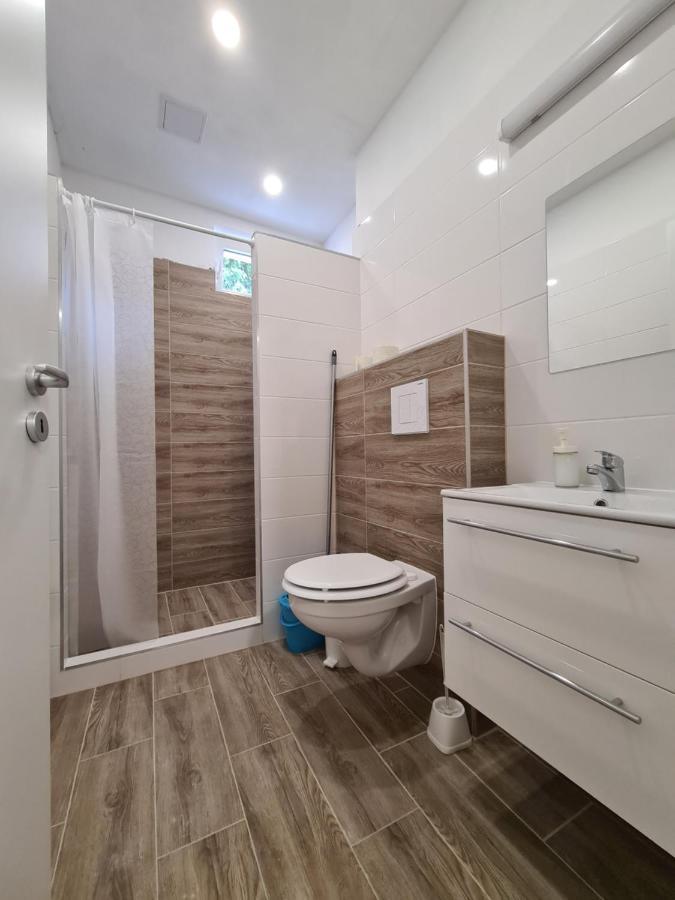 Öt Fenyő Apartmanház Siófok Kültér fotó