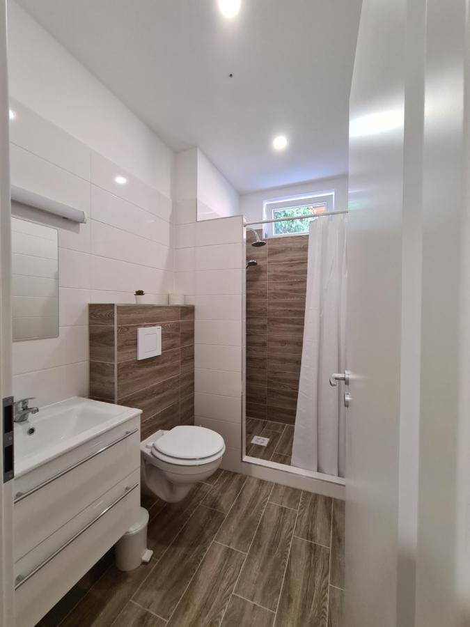 Öt Fenyő Apartmanház Siófok Kültér fotó