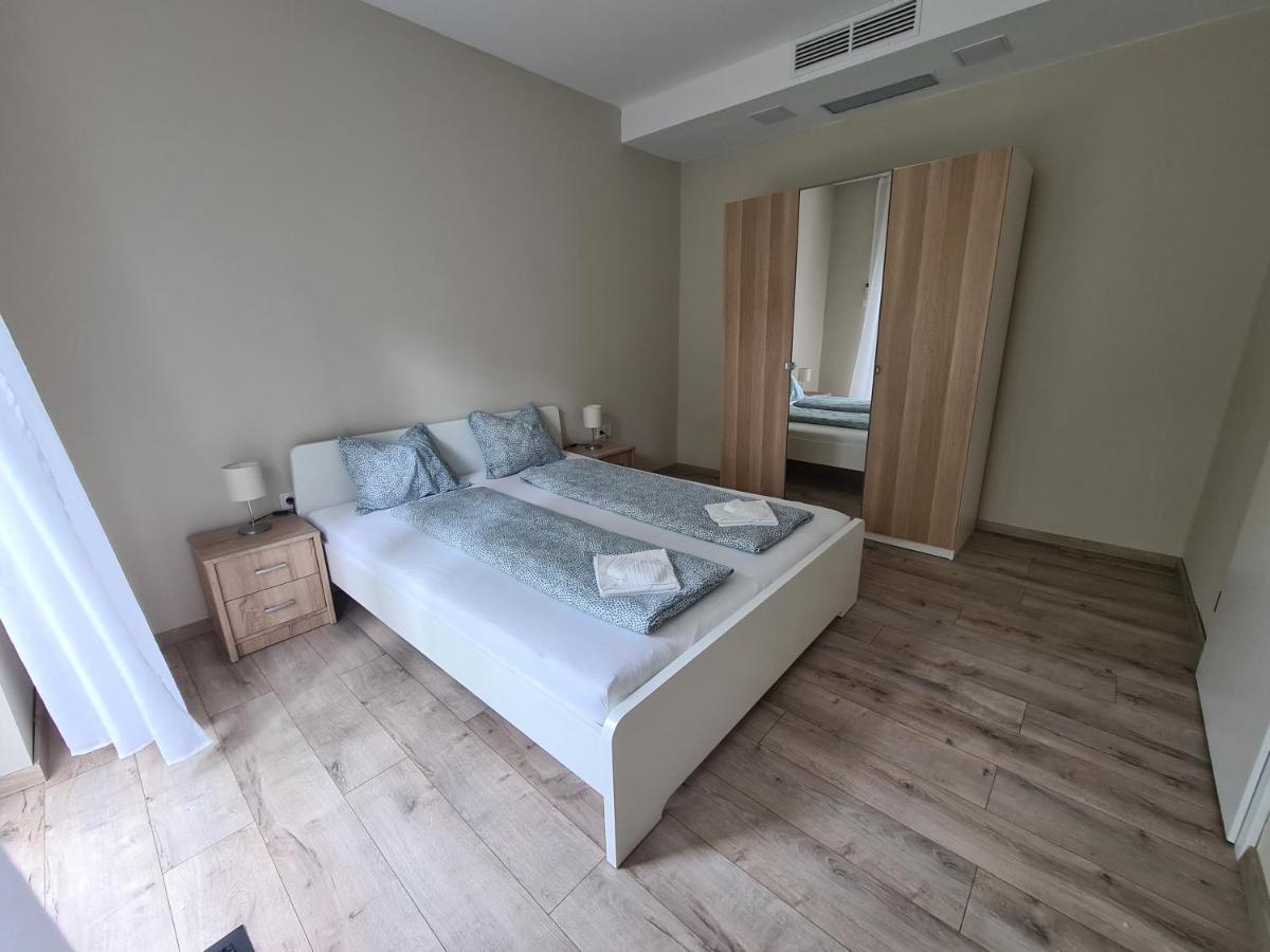 Öt Fenyő Apartmanház Siófok Kültér fotó