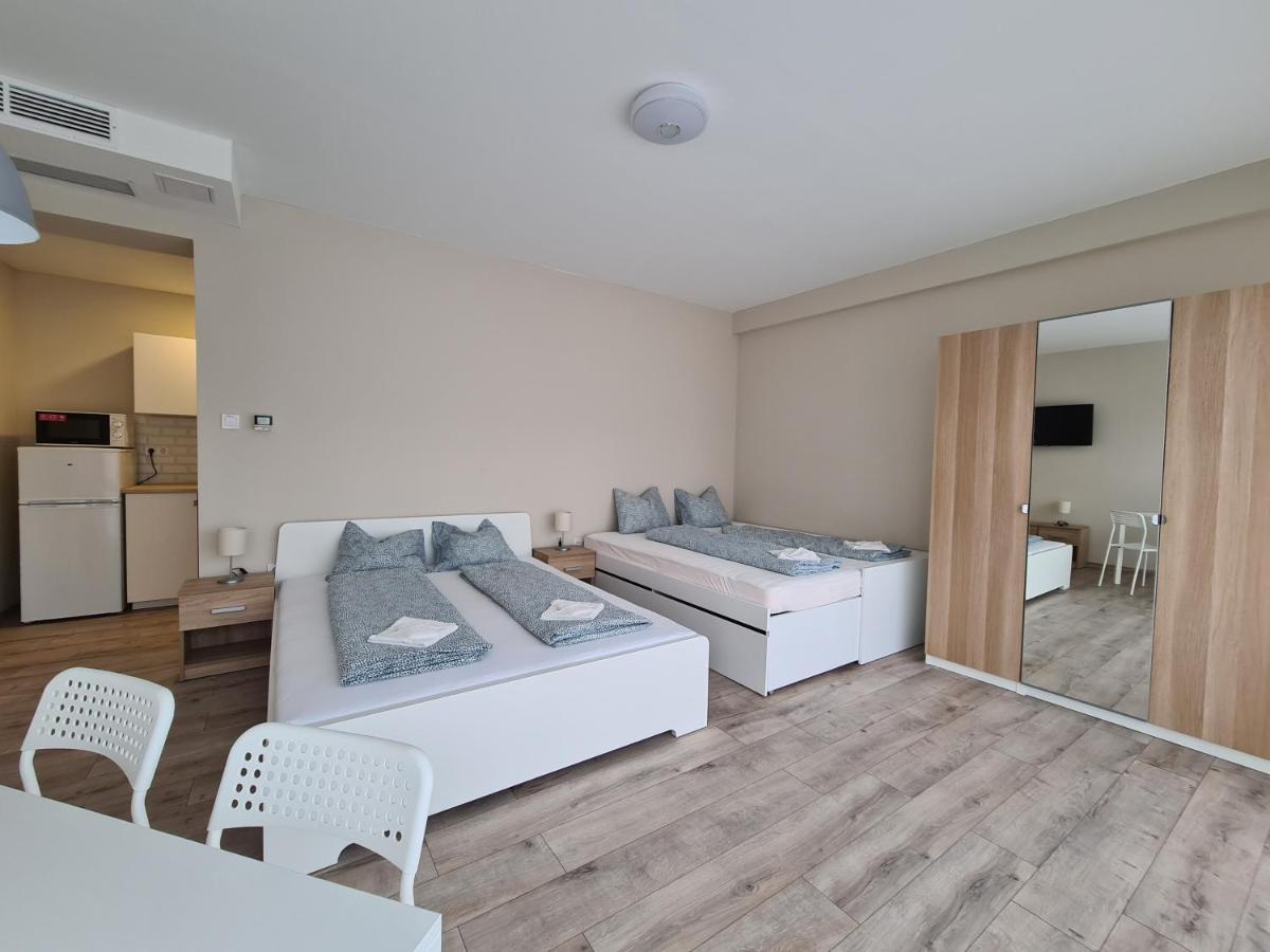 Öt Fenyő Apartmanház Siófok Kültér fotó