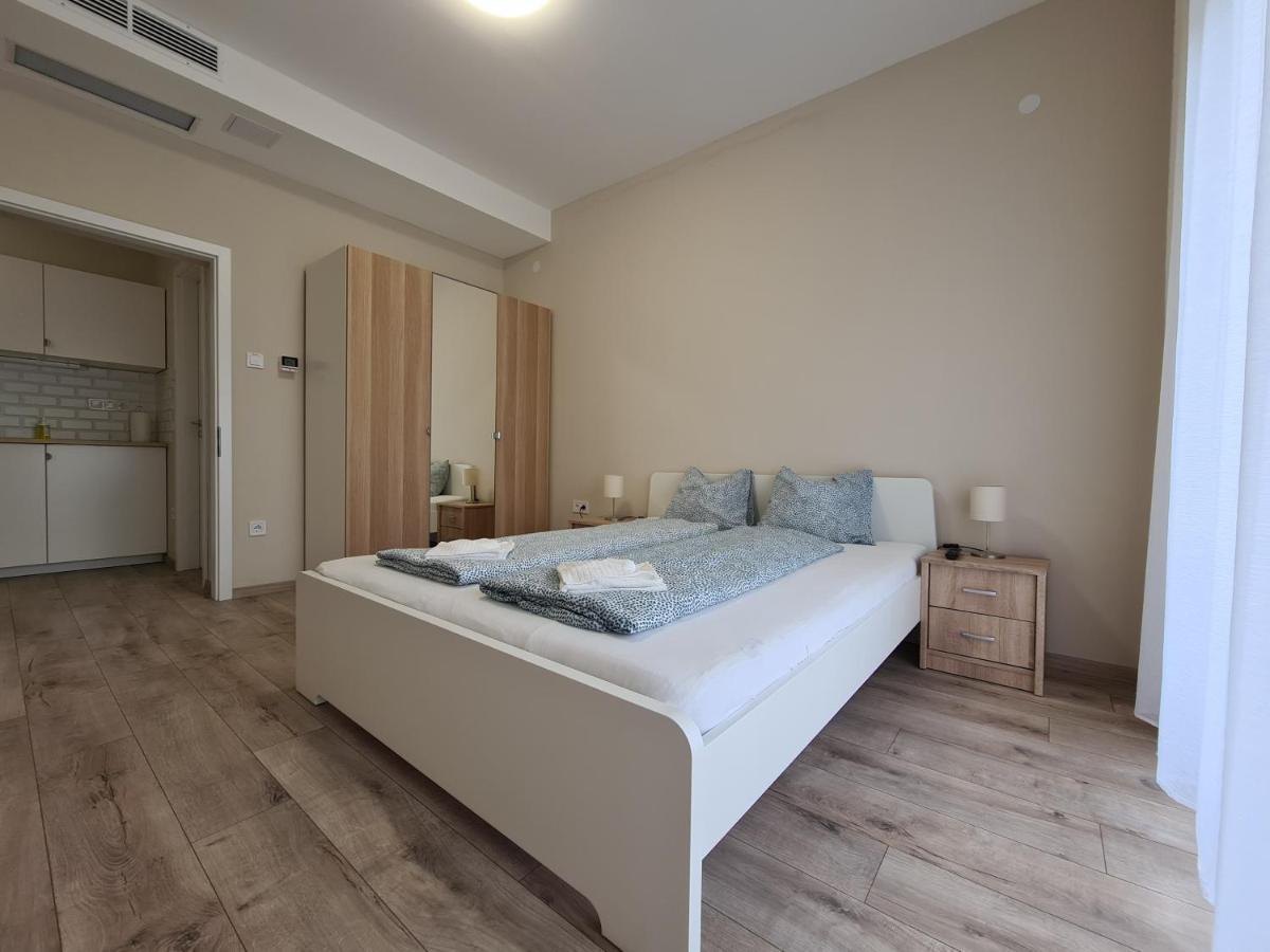 Öt Fenyő Apartmanház Siófok Kültér fotó