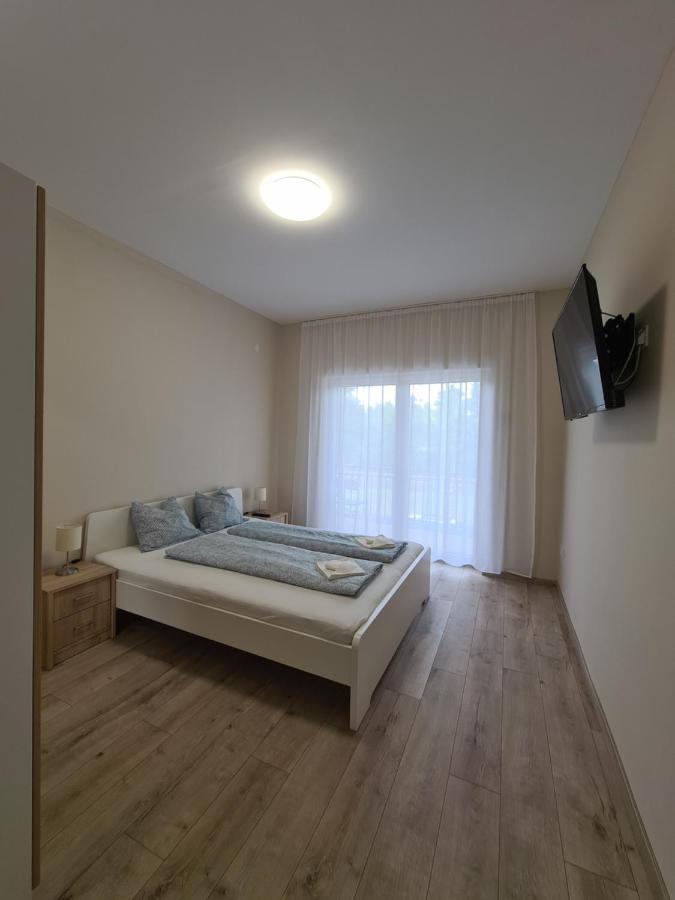 Öt Fenyő Apartmanház Siófok Kültér fotó